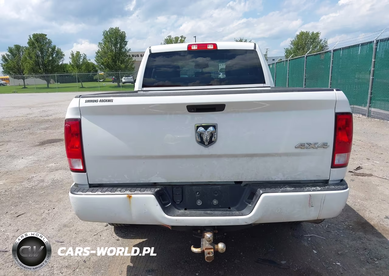 2019 Ram 1500 Classic Express 4X4 6'4 Box VIN:1C6RR7FT3KS501826 - 16