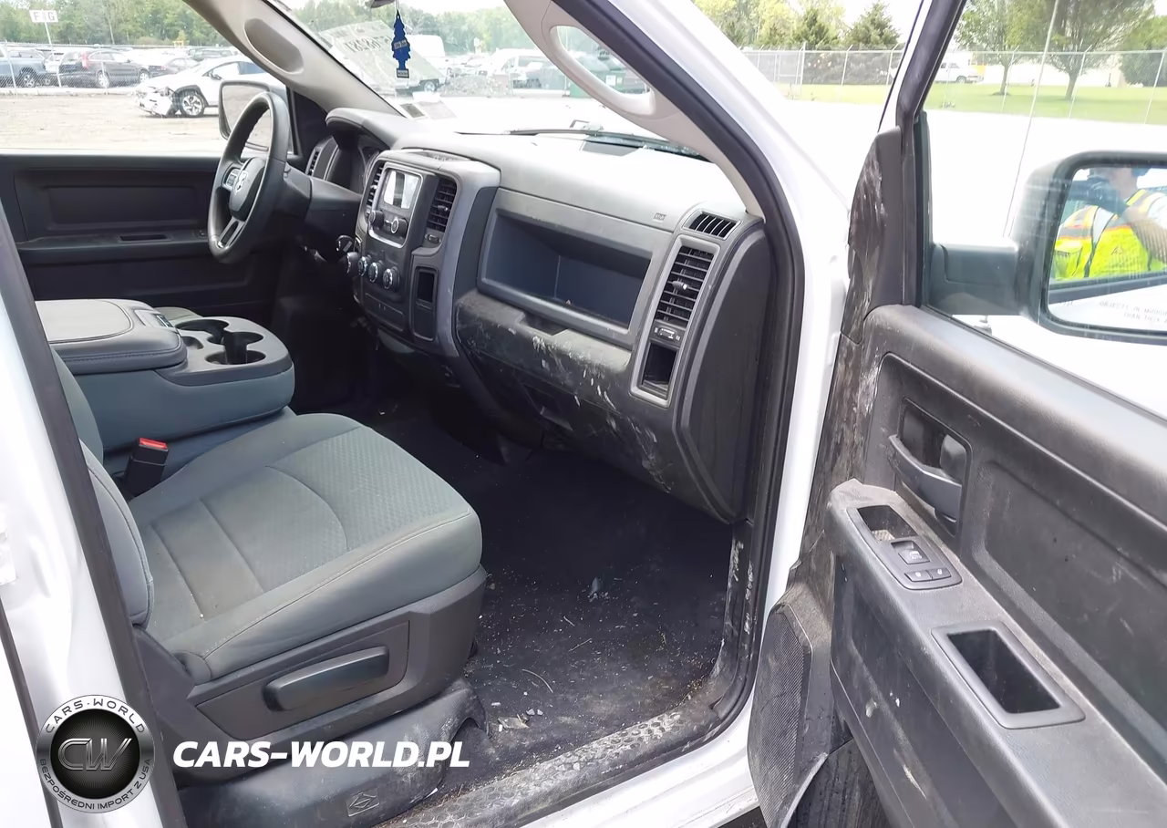 2019 Ram 1500 Classic Express 4X4 6'4 Box VIN:1C6RR7FT3KS501826 - 5