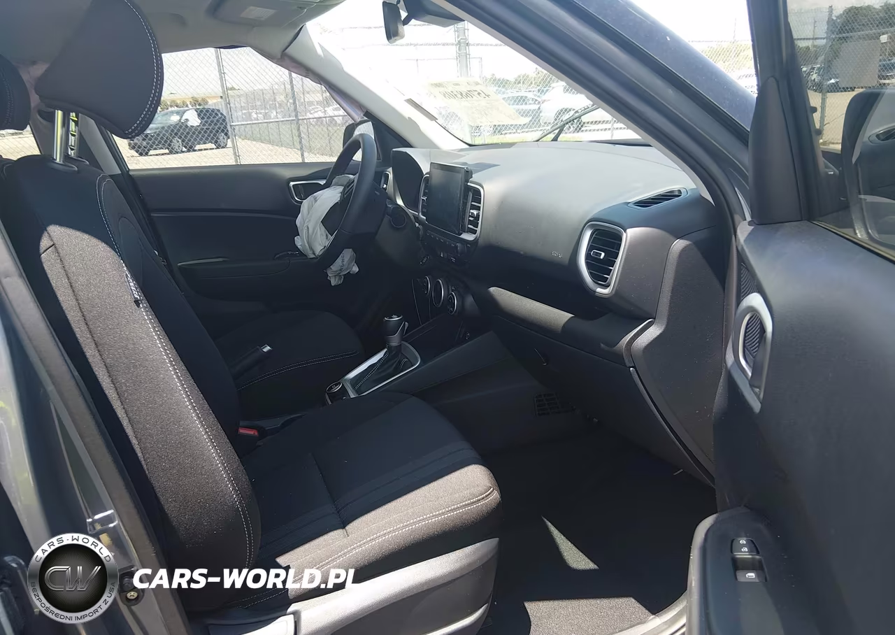 2026 Hyundai Venue Sel VIN:KMHRC8A35TU453903 - 5