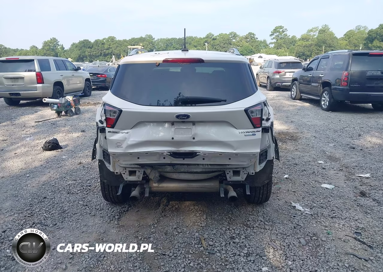 2018 Ford Escape Titanium VIN:1FMCU9J95JUB25746 - 17