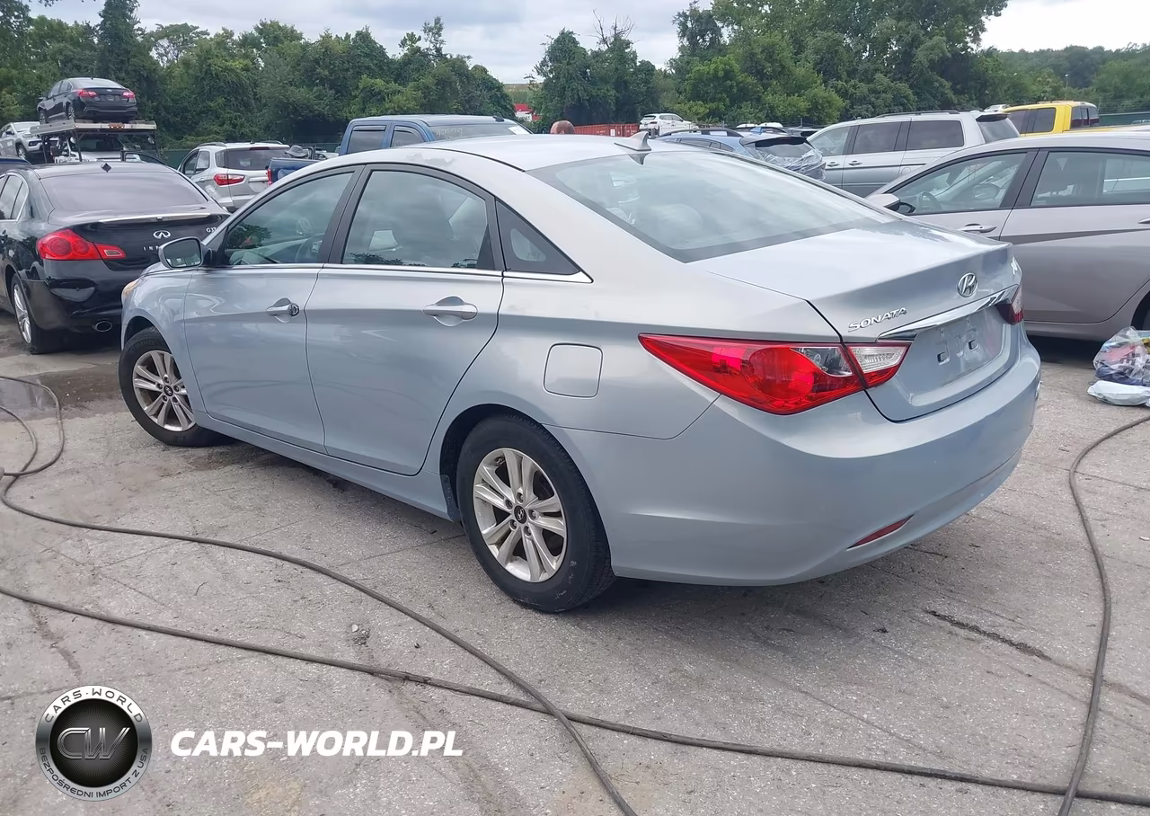 2012 Hyundai Sonata Gls VIN:5NPEB4AC2CH402819 - 3