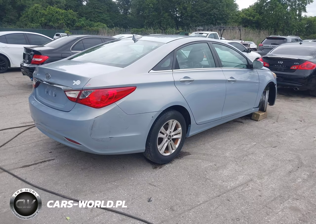 2012 Hyundai Sonata Gls VIN:5NPEB4AC2CH402819 - 4