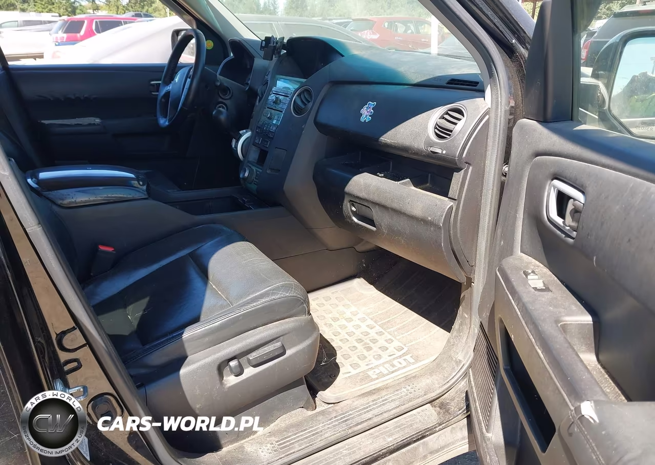 2010 Honda Pilot Touring VIN:5FNYF4H90AB033451 - 5