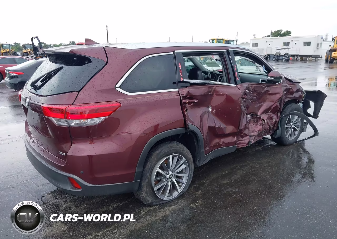 2019 Toyota Highlander Xle VIN:5TDKZRFH8KS291444 - 4