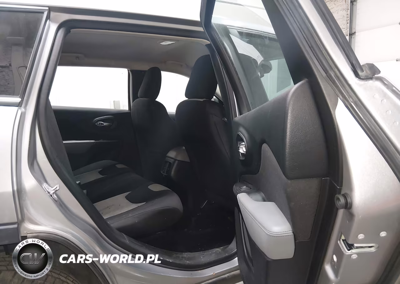 2014 Jeep Cherokee Sport VIN:1C4PJMAB5EW298052 - 8