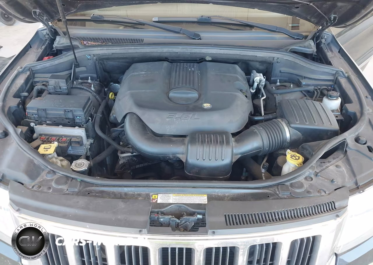 2011 Jeep Grand Cherokee Laredo VIN:1J4RR4GGXBC679486 - 10