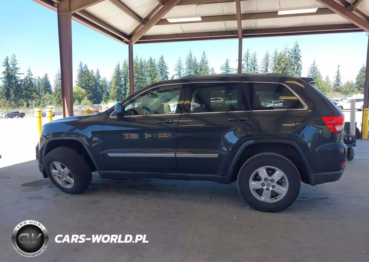 2011 Jeep Grand Cherokee Laredo VIN:1J4RR4GGXBC679486 - 14