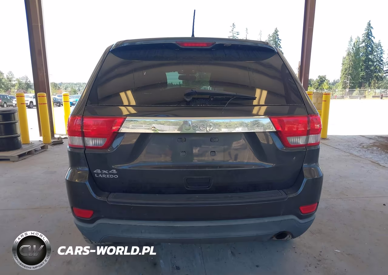 2011 Jeep Grand Cherokee Laredo VIN:1J4RR4GGXBC679486 - 16
