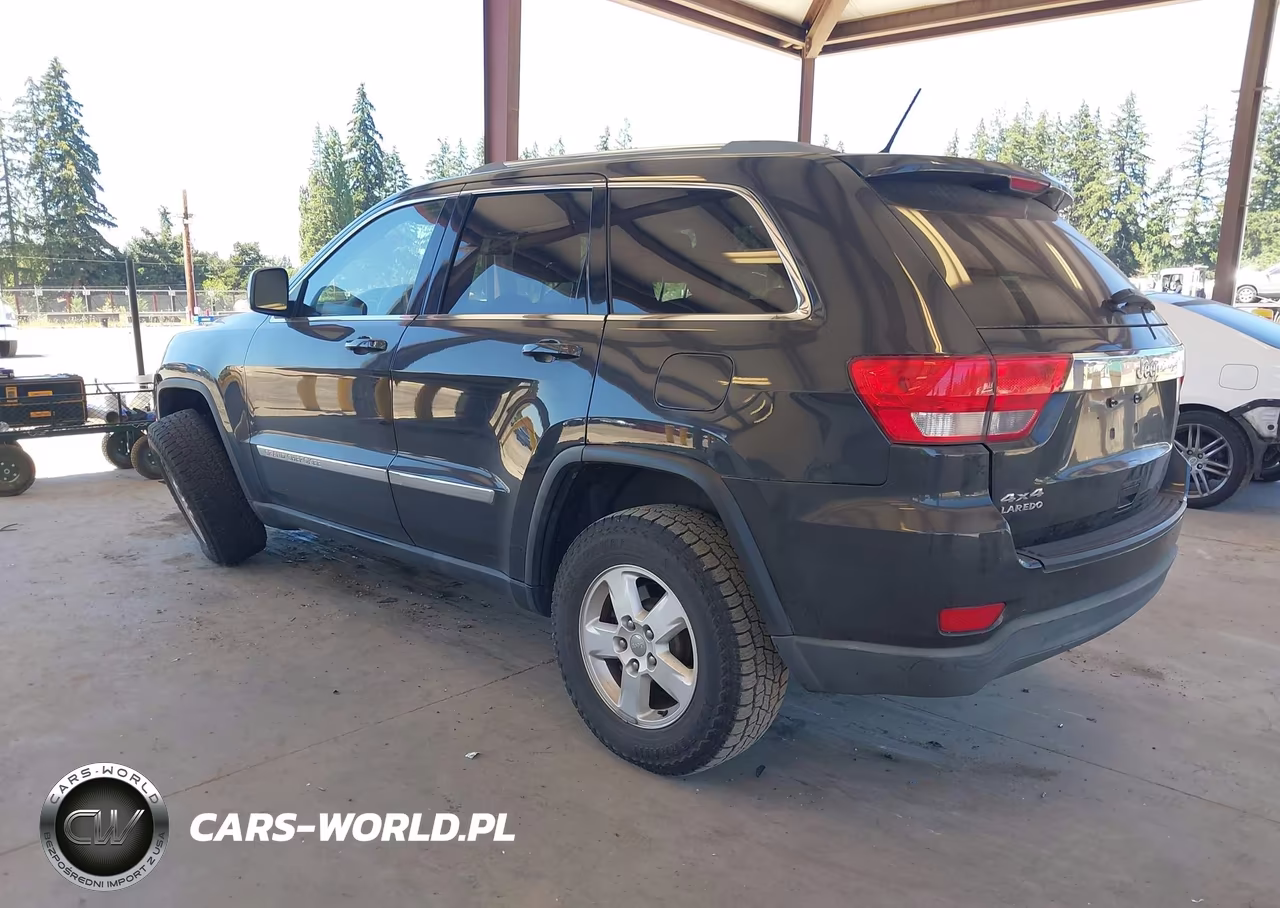2011 Jeep Grand Cherokee Laredo VIN:1J4RR4GGXBC679486 - 3