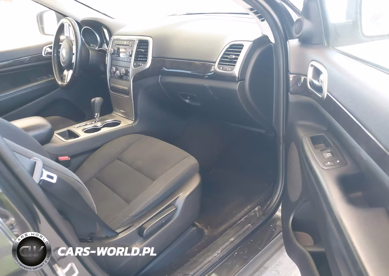 2011 Jeep Grand Cherokee Laredo VIN:1J4RR4GGXBC679486 - 5