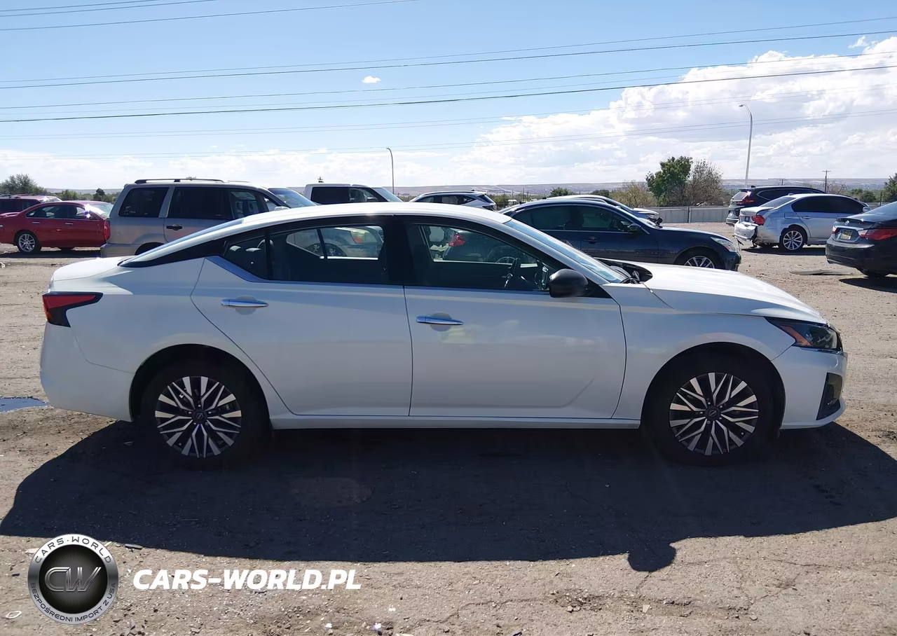 NISSAN ALTIMA VIN:1N4BL4DW0RN404542 - 13