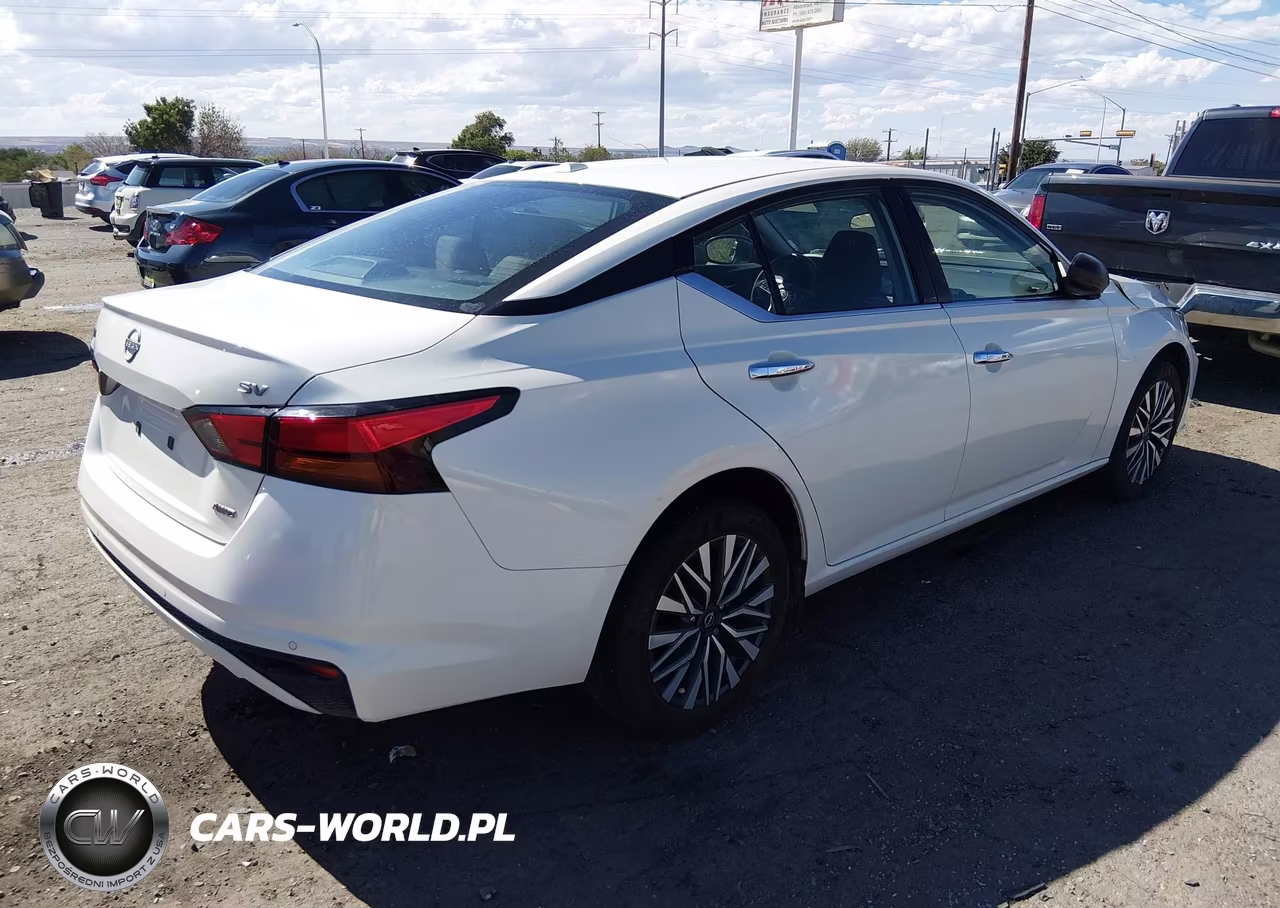 NISSAN ALTIMA VIN:1N4BL4DW0RN404542 - 4