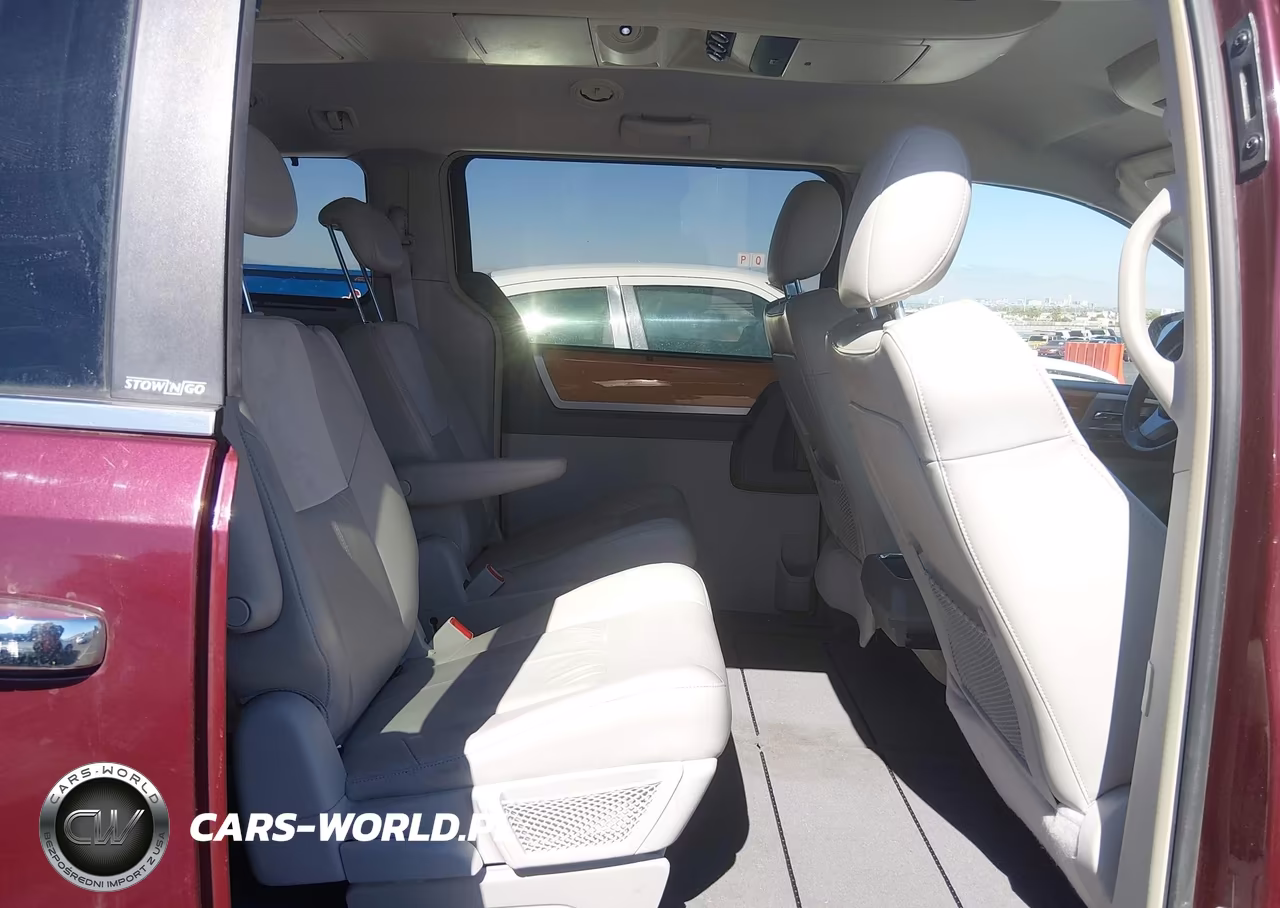 2009 Chrysler Town & Country Limited VIN:2A8HR64X29R627586 - 8