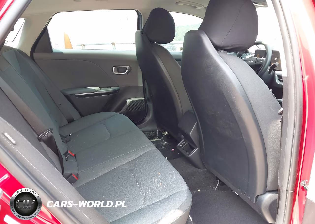2025 Kia K4 Lxs VIN:3KPFT4DE5SE154583 - 8