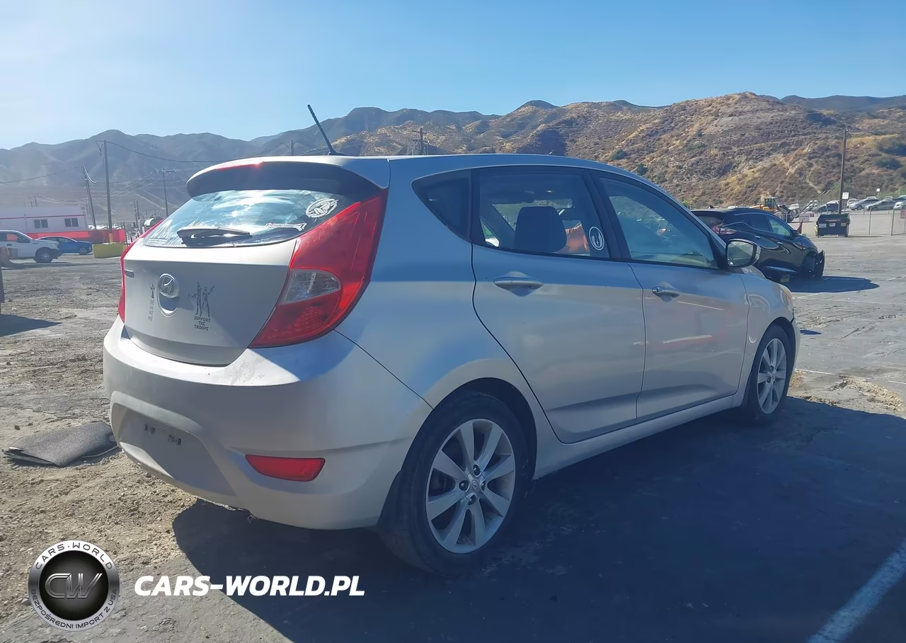 2014 Hyundai Accent Se VIN:KMHCU5AE2EU141981 - 4