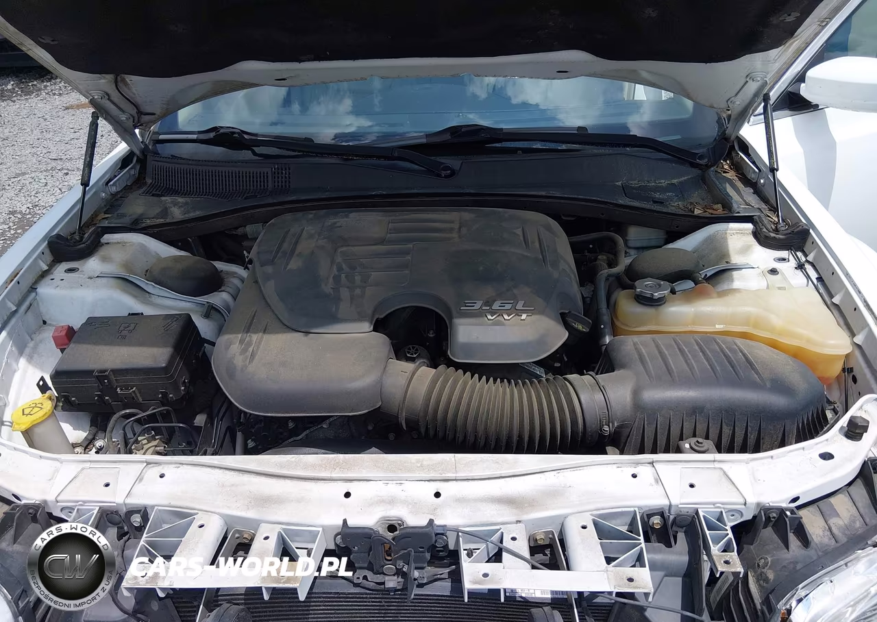 2014 Chrysler 300 VIN:2C3CCAAG8EH354992 - 10