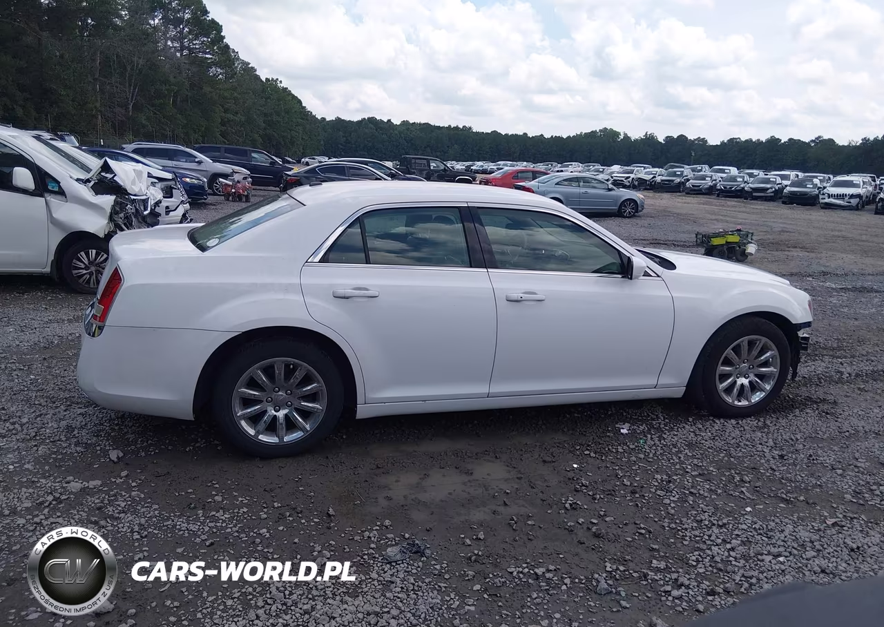 2014 Chrysler 300 VIN:2C3CCAAG8EH354992 - 14