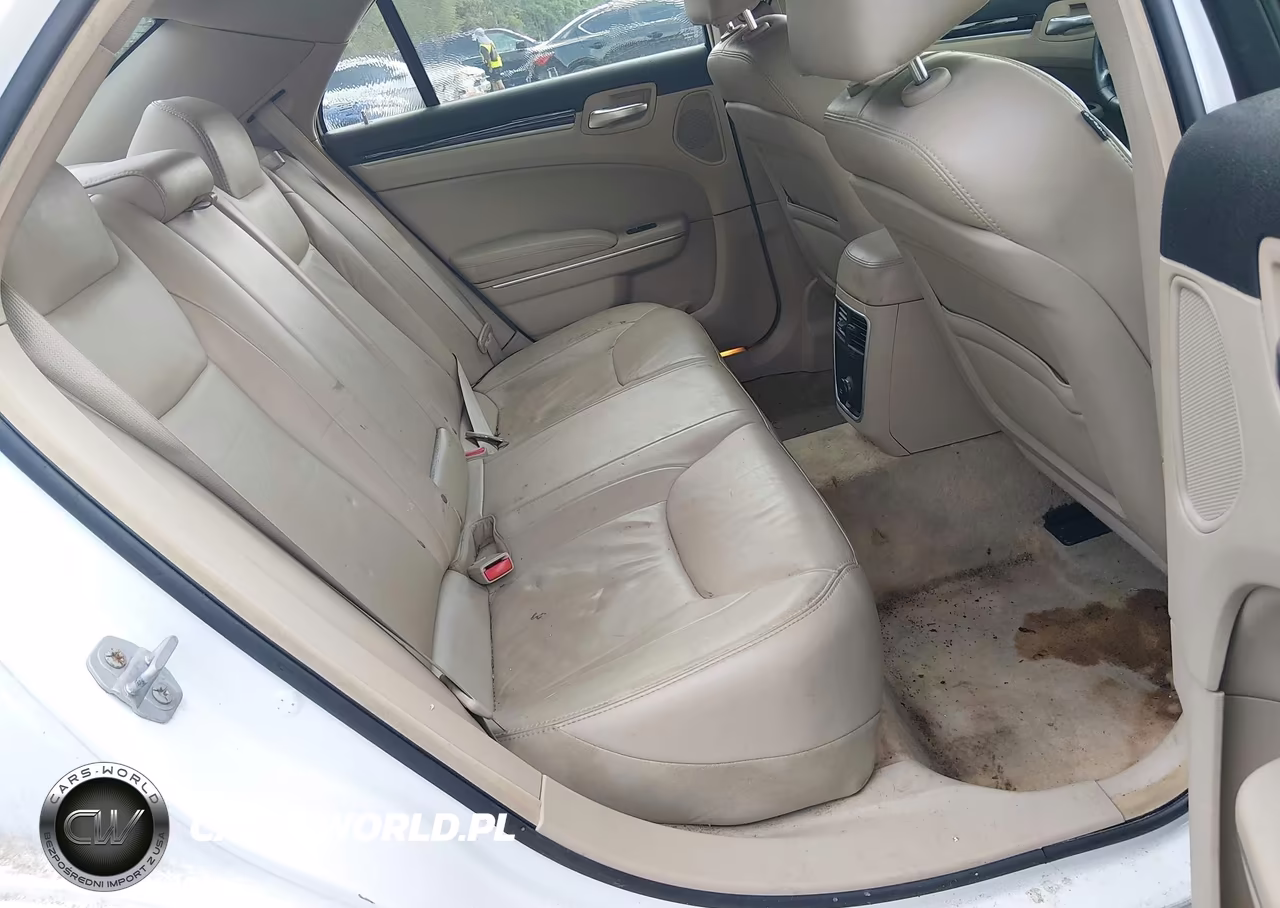 2014 Chrysler 300 VIN:2C3CCAAG8EH354992 - 8
