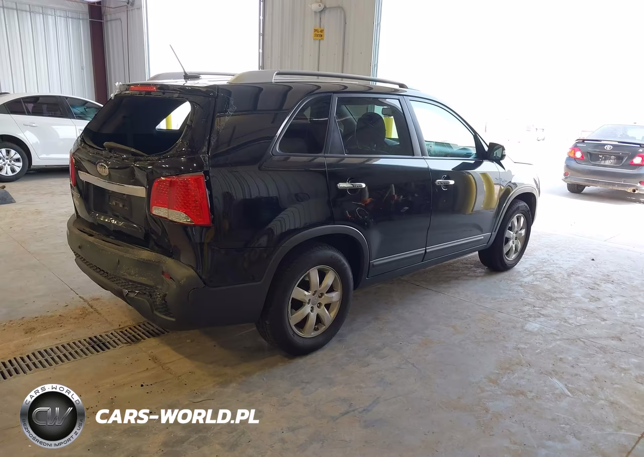 2013 Kia Sorento Lx VIN:5XYKT4A67DG406691 - 4