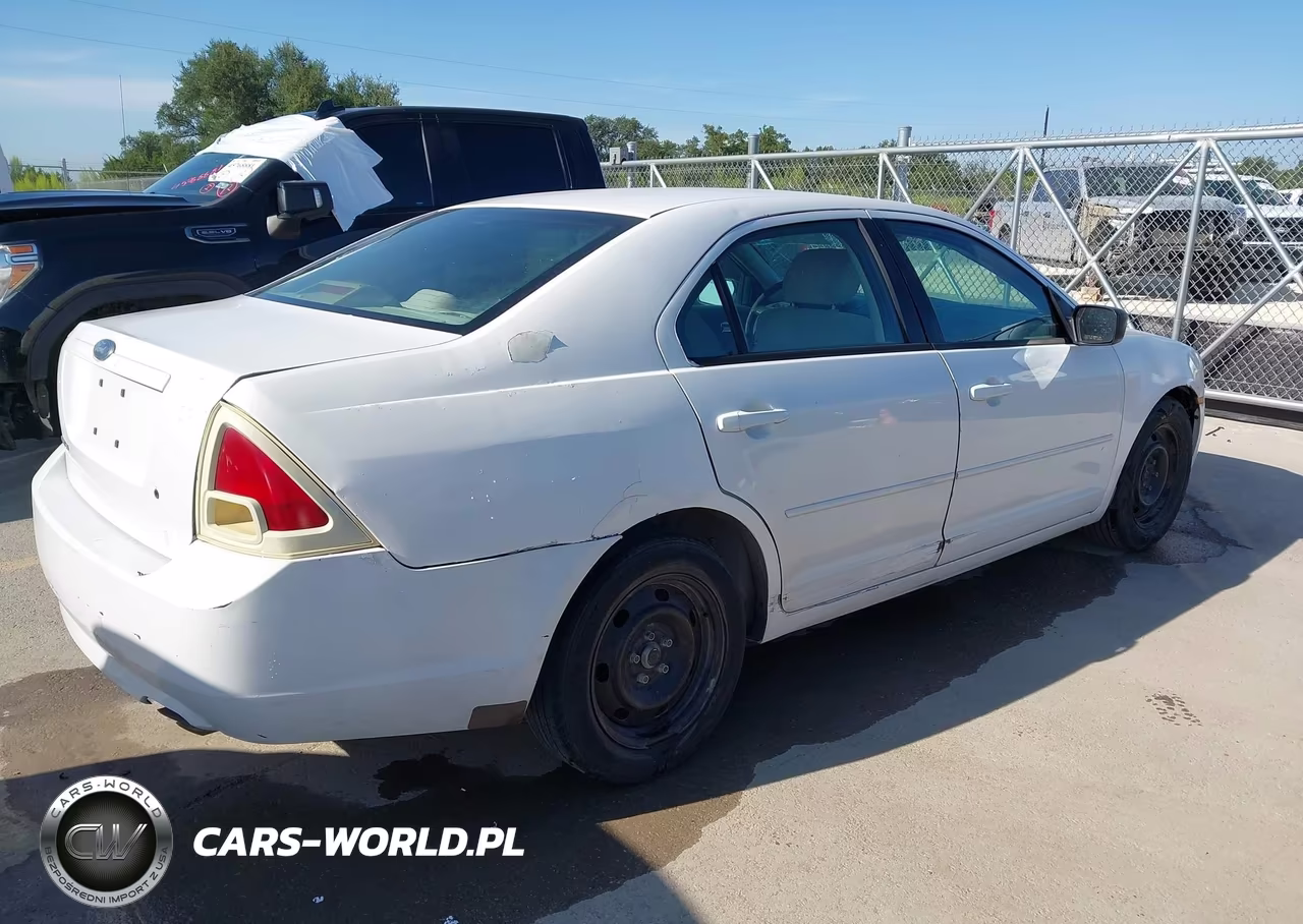 2007 Ford Fusion S VIN:3FAHP06Z77R102447 - 4
