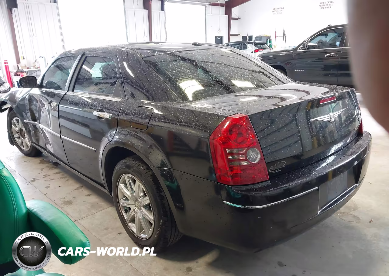 2010 Chrysler 300 Touring-Signature Series-Executive Series VIN:2C3CA5CV2AH123363 - 3