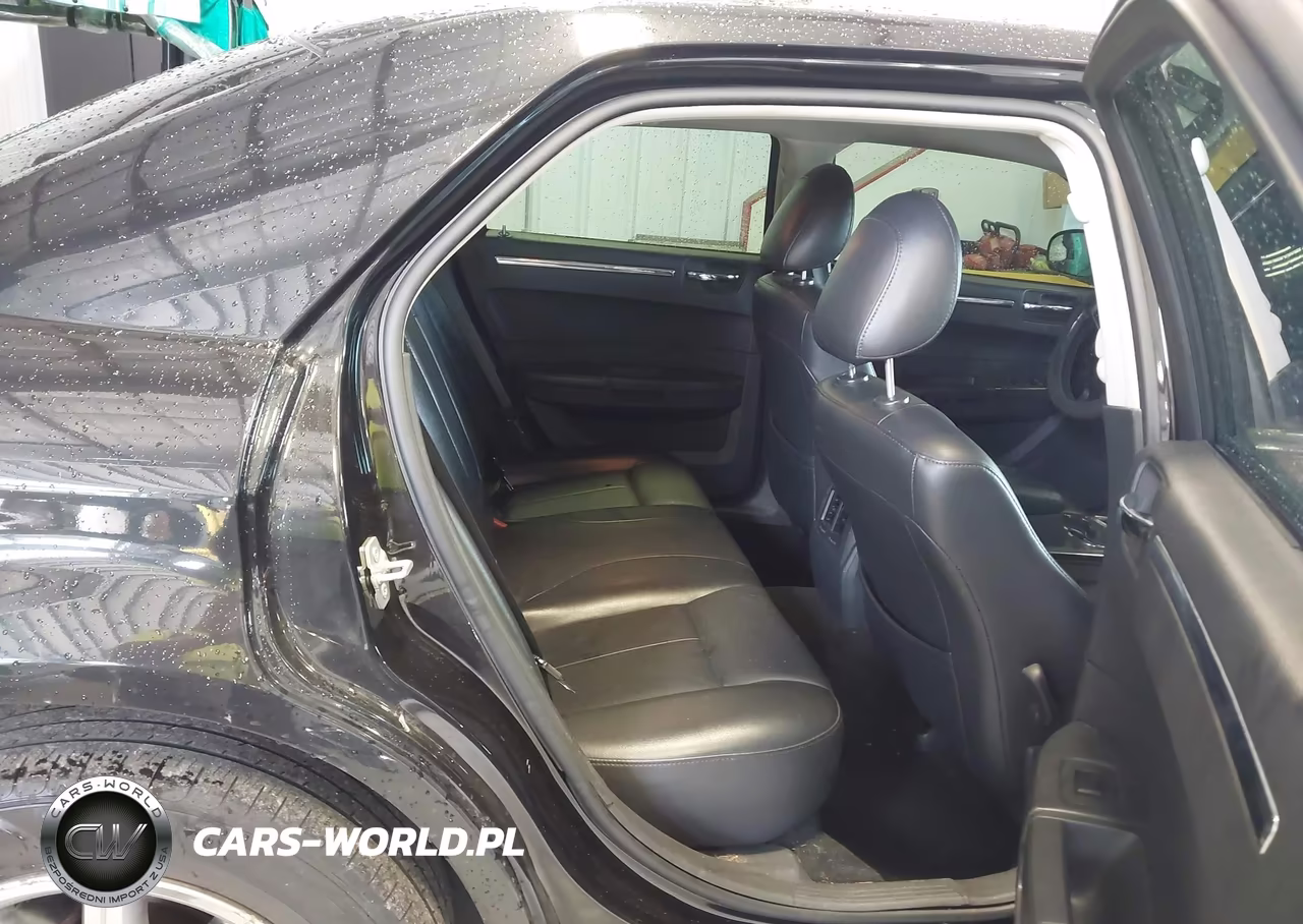 2010 Chrysler 300 Touring-Signature Series-Executive Series VIN:2C3CA5CV2AH123363 - 8