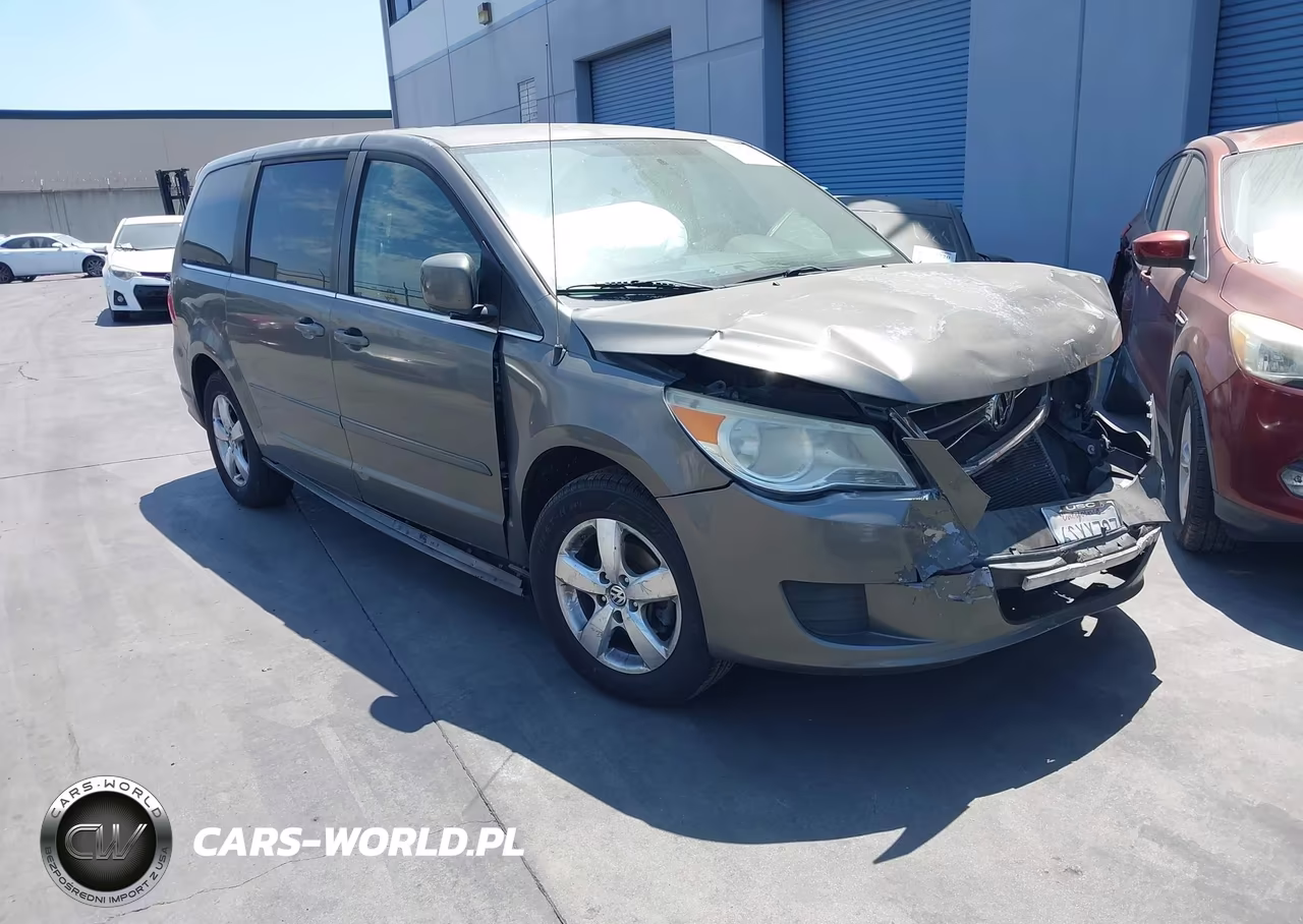 2010 Volkswagen Routan Se – zdjęcie 1 z 17