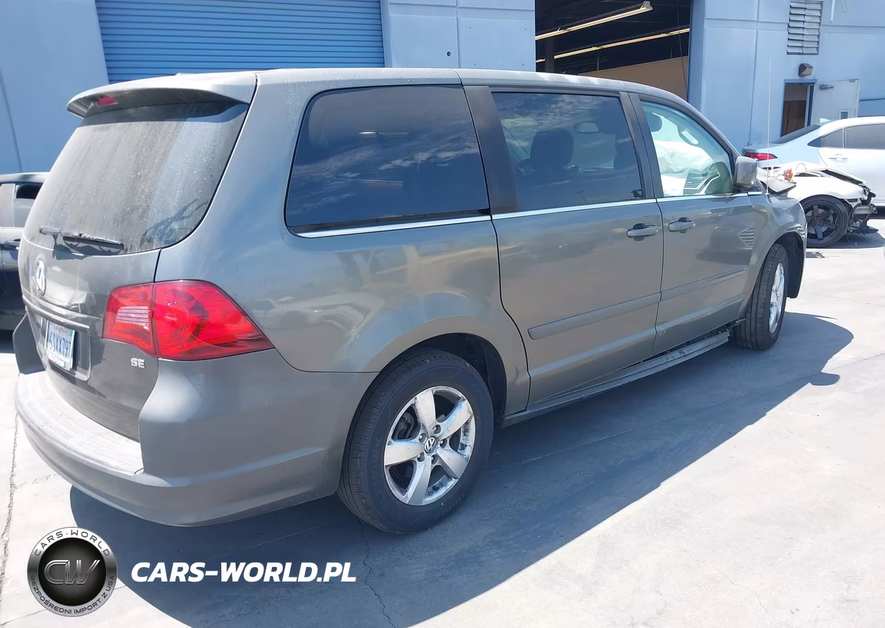 2010 Volkswagen Routan Se VIN:2V4RW3D12AR263095 - 4