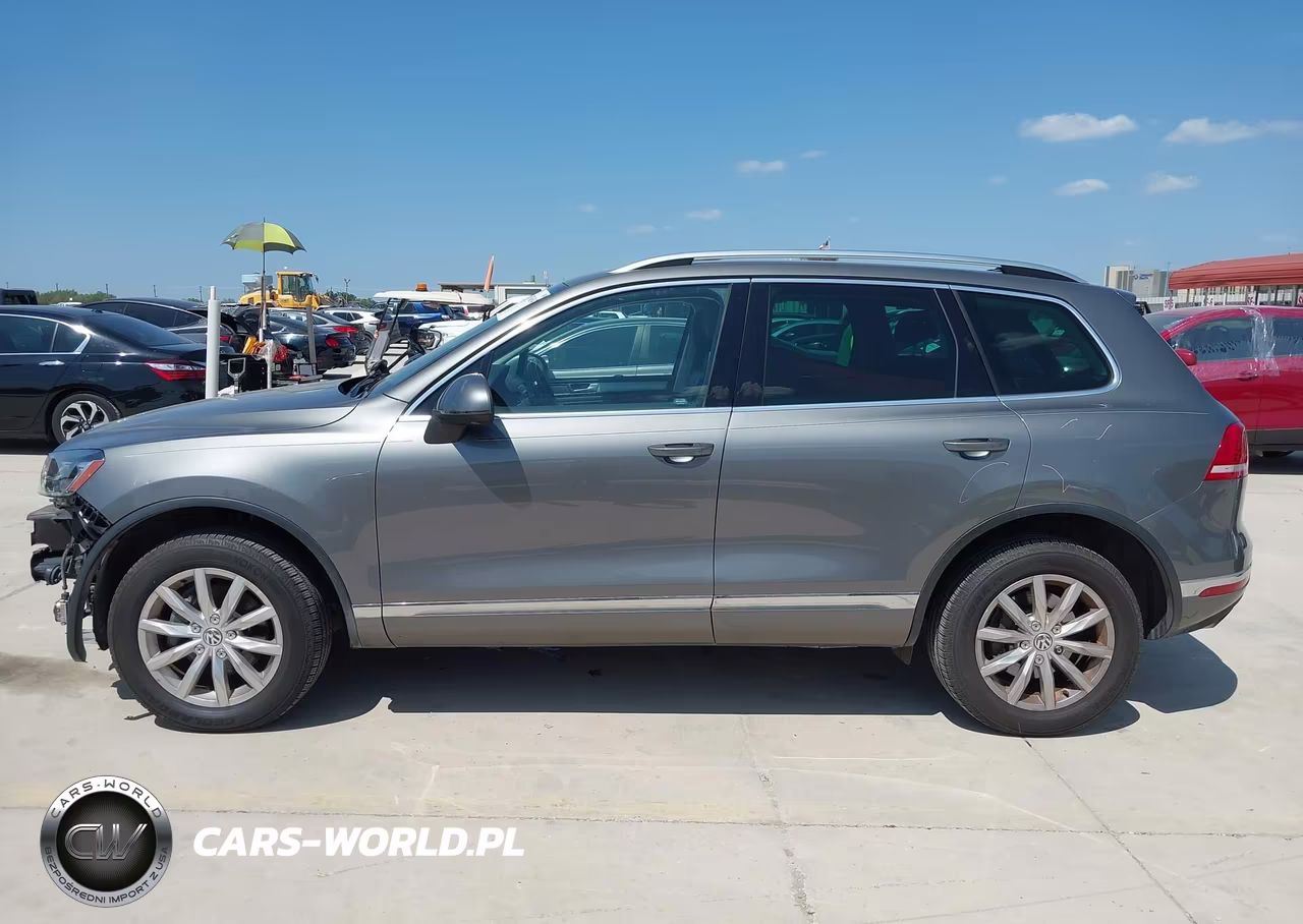 2016 Volkswagen Touareg Sport W-Technology VIN:WVGEF9BP0GD012893 - 15