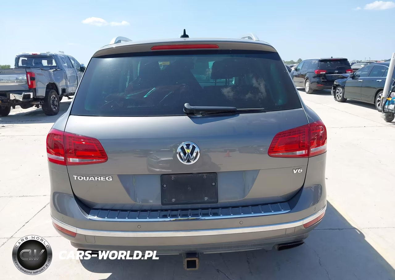2016 Volkswagen Touareg Sport W-Technology VIN:WVGEF9BP0GD012893 - 17