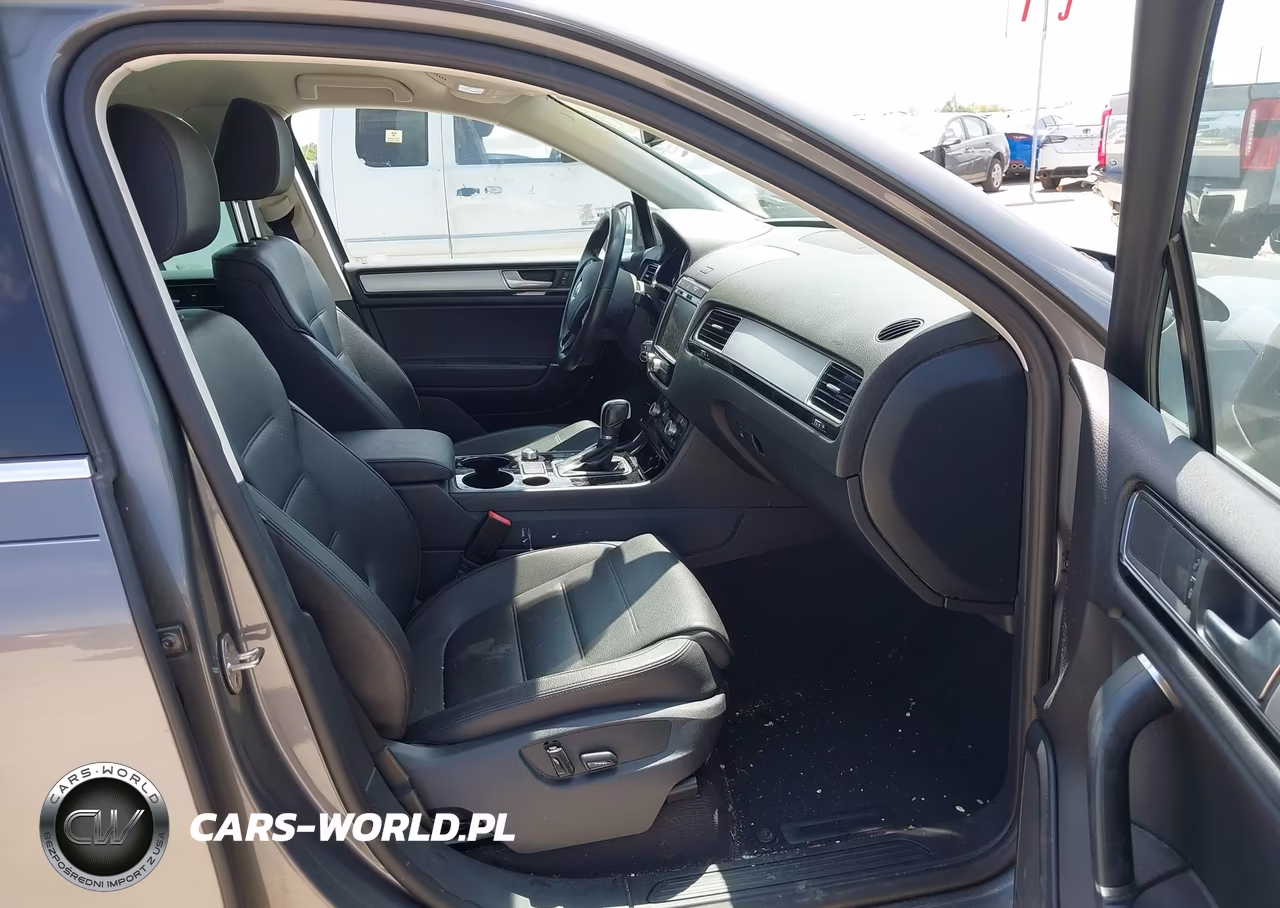 2016 Volkswagen Touareg Sport W-Technology VIN:WVGEF9BP0GD012893 - 5