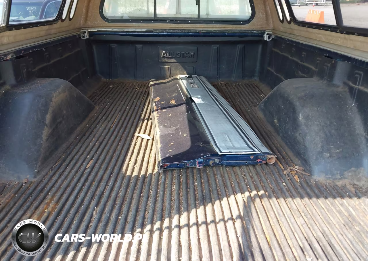 1983 Chevrolet K10 VIN:1GCEK14H7DJ115247 - 8