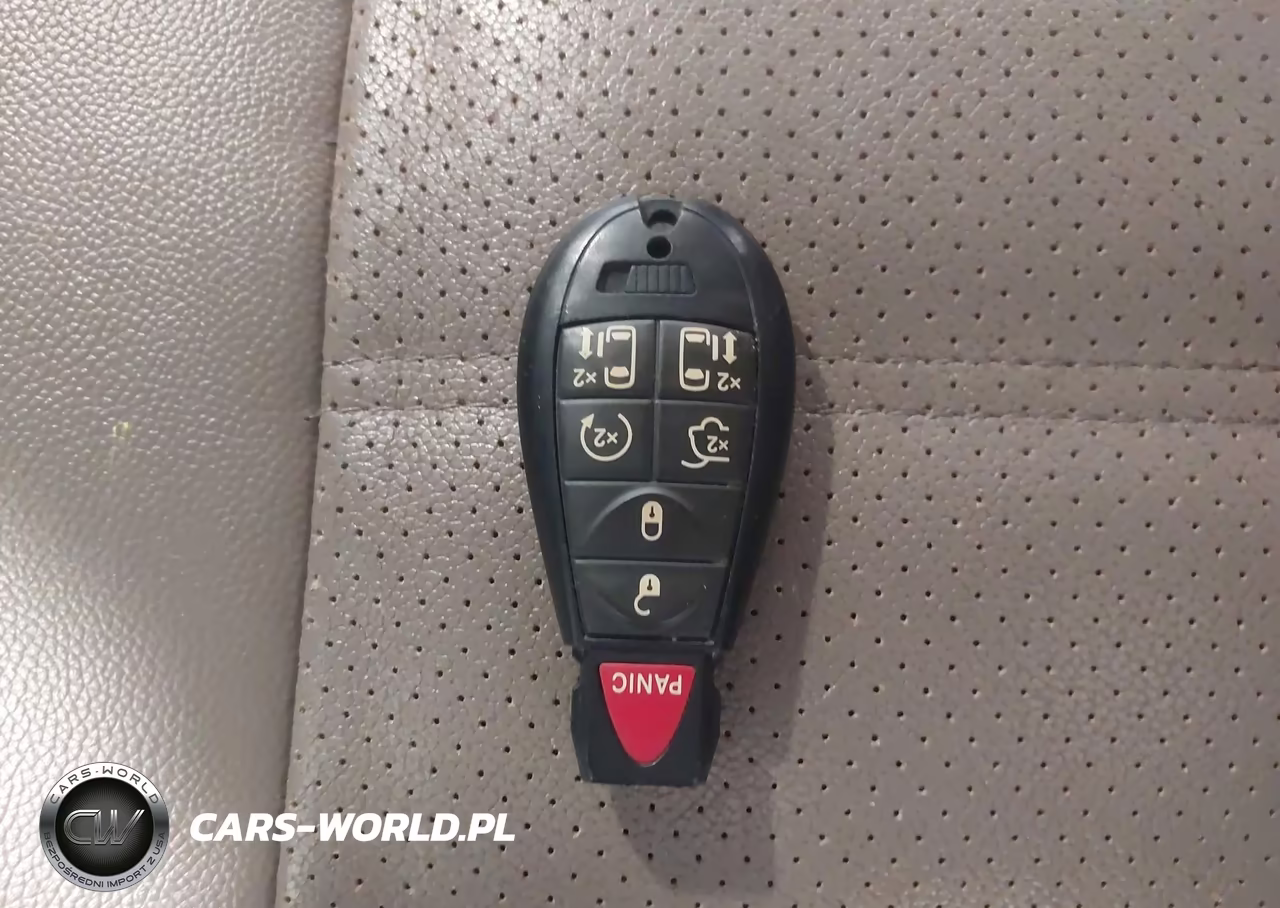 2013 Chrysler Town & Country Touring-L VIN:2C4RC1CG6DR534435 - 11