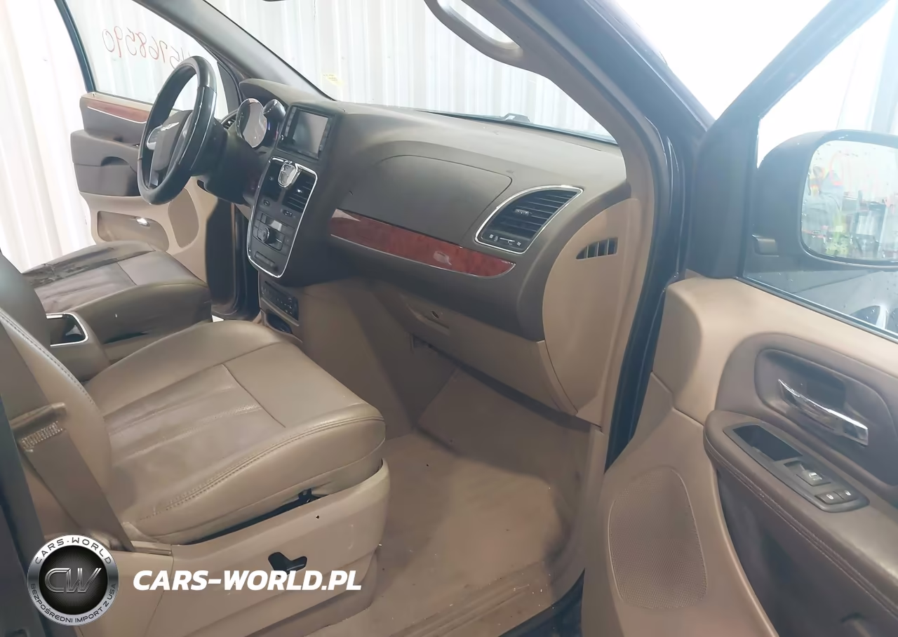 2013 Chrysler Town & Country Touring-L VIN:2C4RC1CG6DR534435 - 5