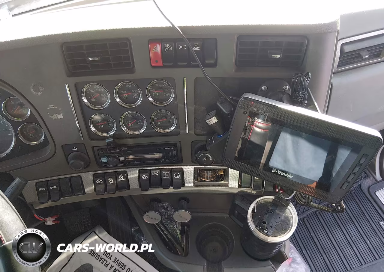 2018 Kenworth T680 VIN:1XKYDP9X8JJ199492 - 18