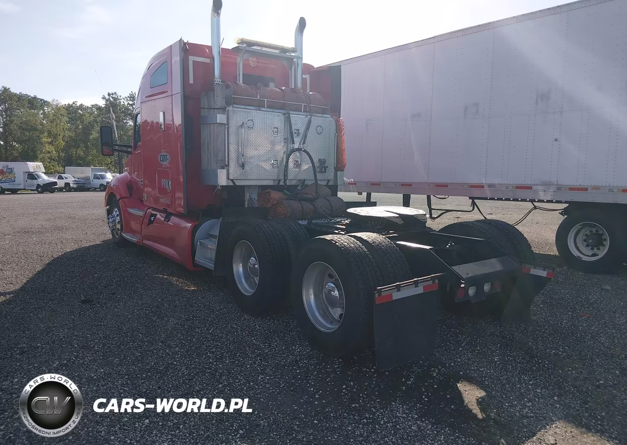 2018 Kenworth T680 VIN:1XKYDP9X8JJ199492 - 3
