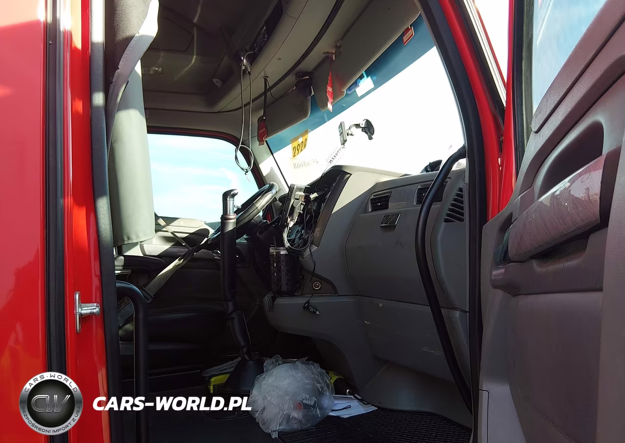 2018 Kenworth T680 VIN:1XKYDP9X8JJ199492 - 7