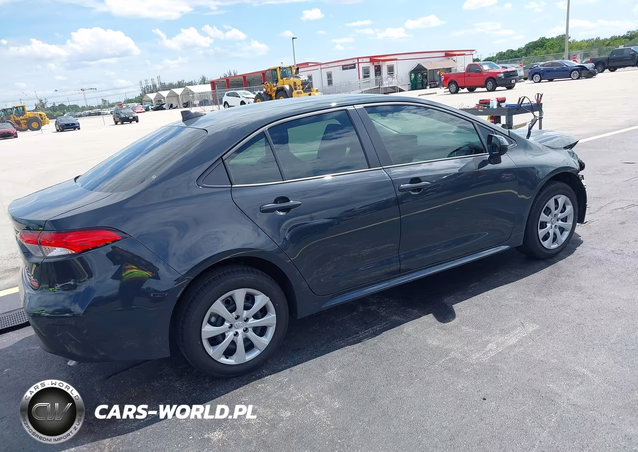 2026 Toyota Corolla Hybrid Hybrid Le VIN:JTDBCMFE7T3153746 - 4