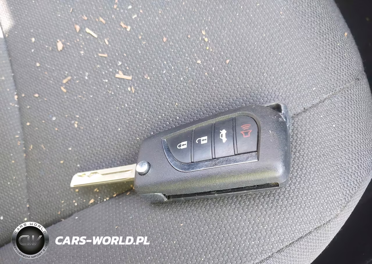 2020 Toyota Corolla Le VIN:5YFEPRAEXLP087349 - 11