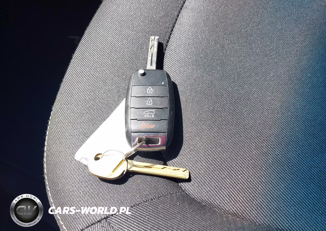 2018 Kia Soul + VIN:KNDJP3A5XJ7588445 - 11