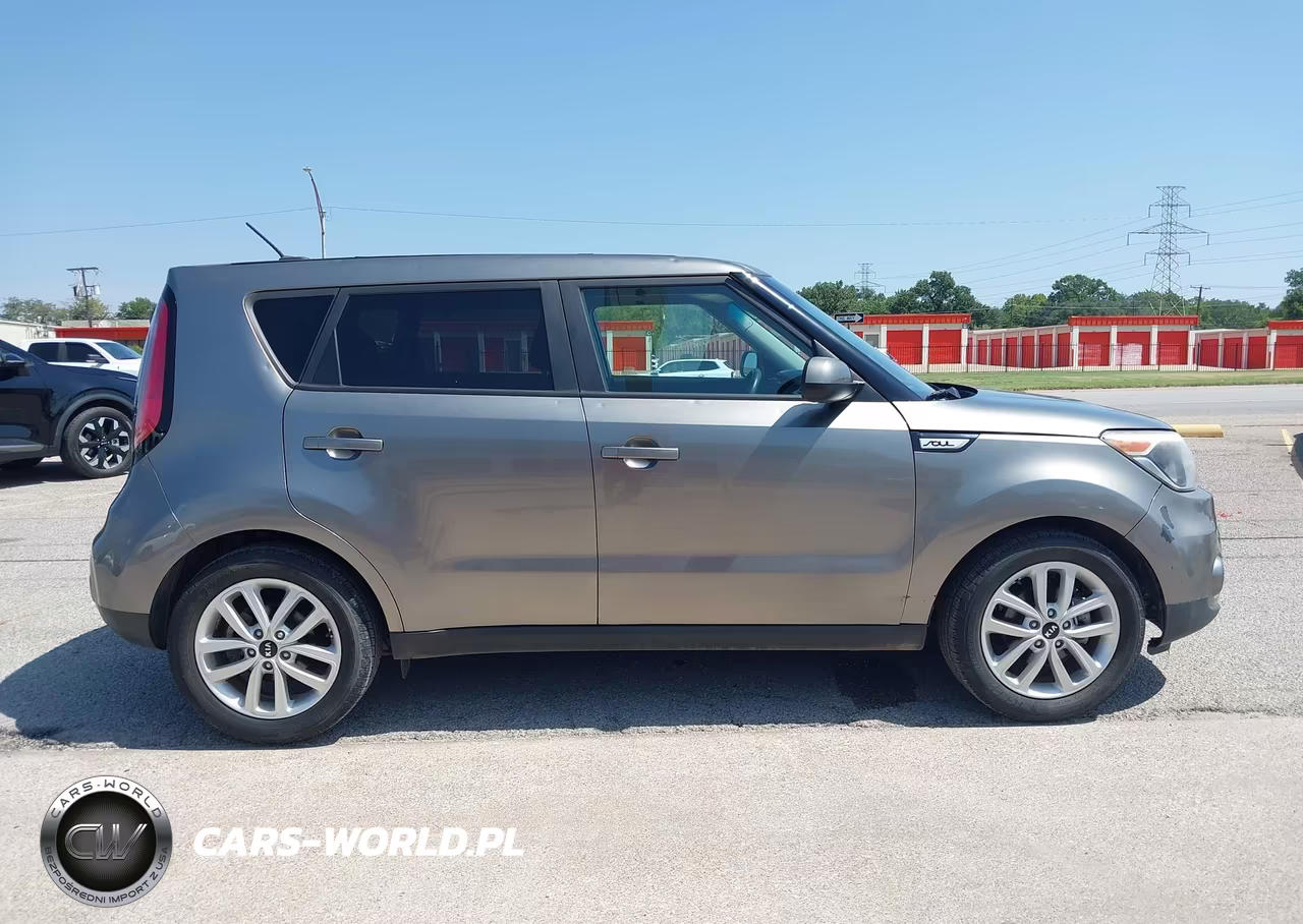2018 Kia Soul + VIN:KNDJP3A5XJ7588445 - 14