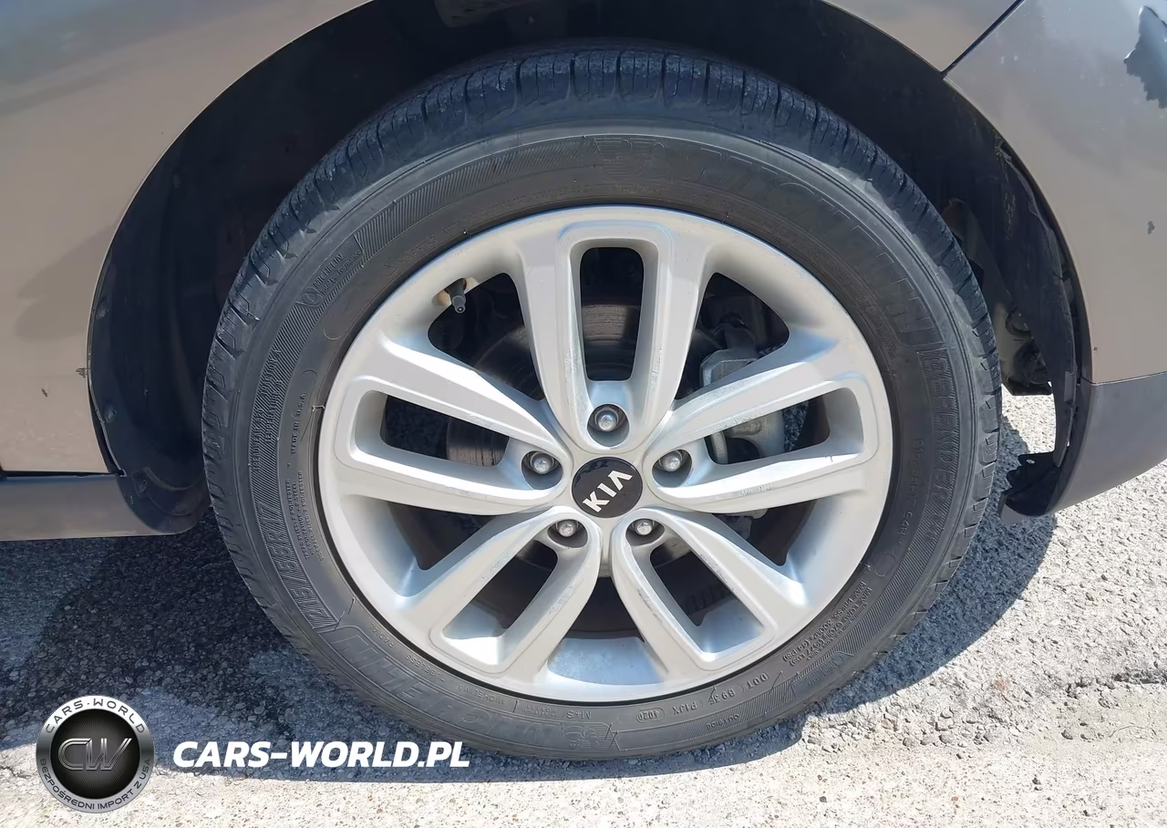 2018 Kia Soul + VIN:KNDJP3A5XJ7588445 - 18