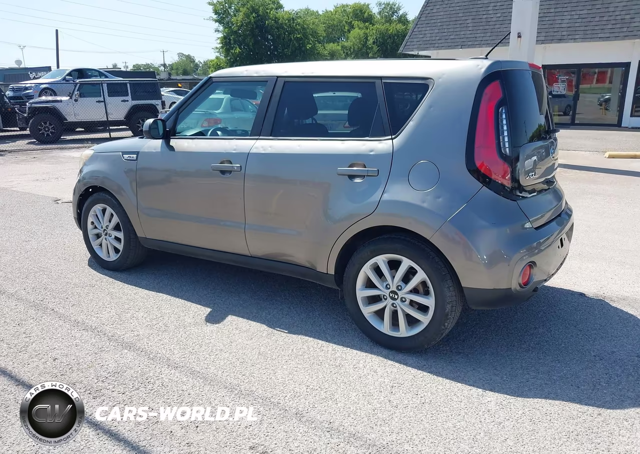 2018 Kia Soul + VIN:KNDJP3A5XJ7588445 - 3