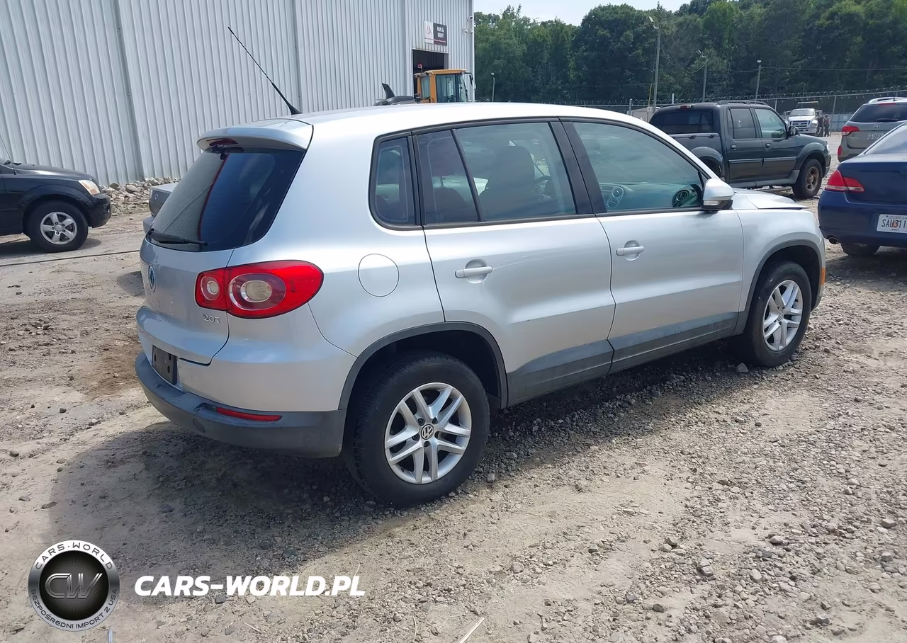 2011 Volkswagen Tiguan S VIN:WVGAV7AX4BW525732 - 4
