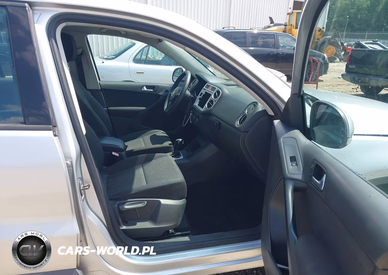 2011 Volkswagen Tiguan S VIN:WVGAV7AX4BW525732 - 5