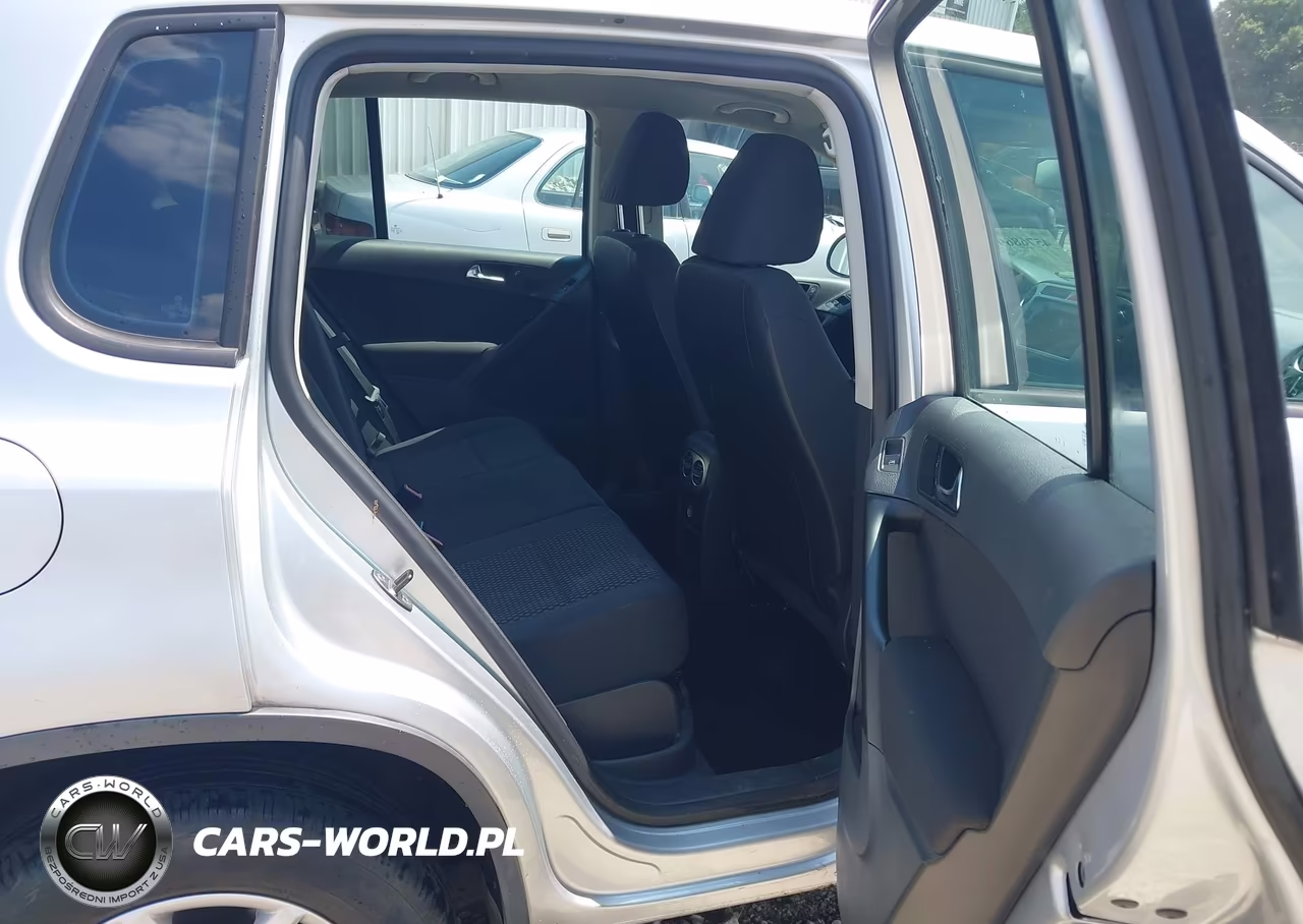 2011 Volkswagen Tiguan S VIN:WVGAV7AX4BW525732 - 8