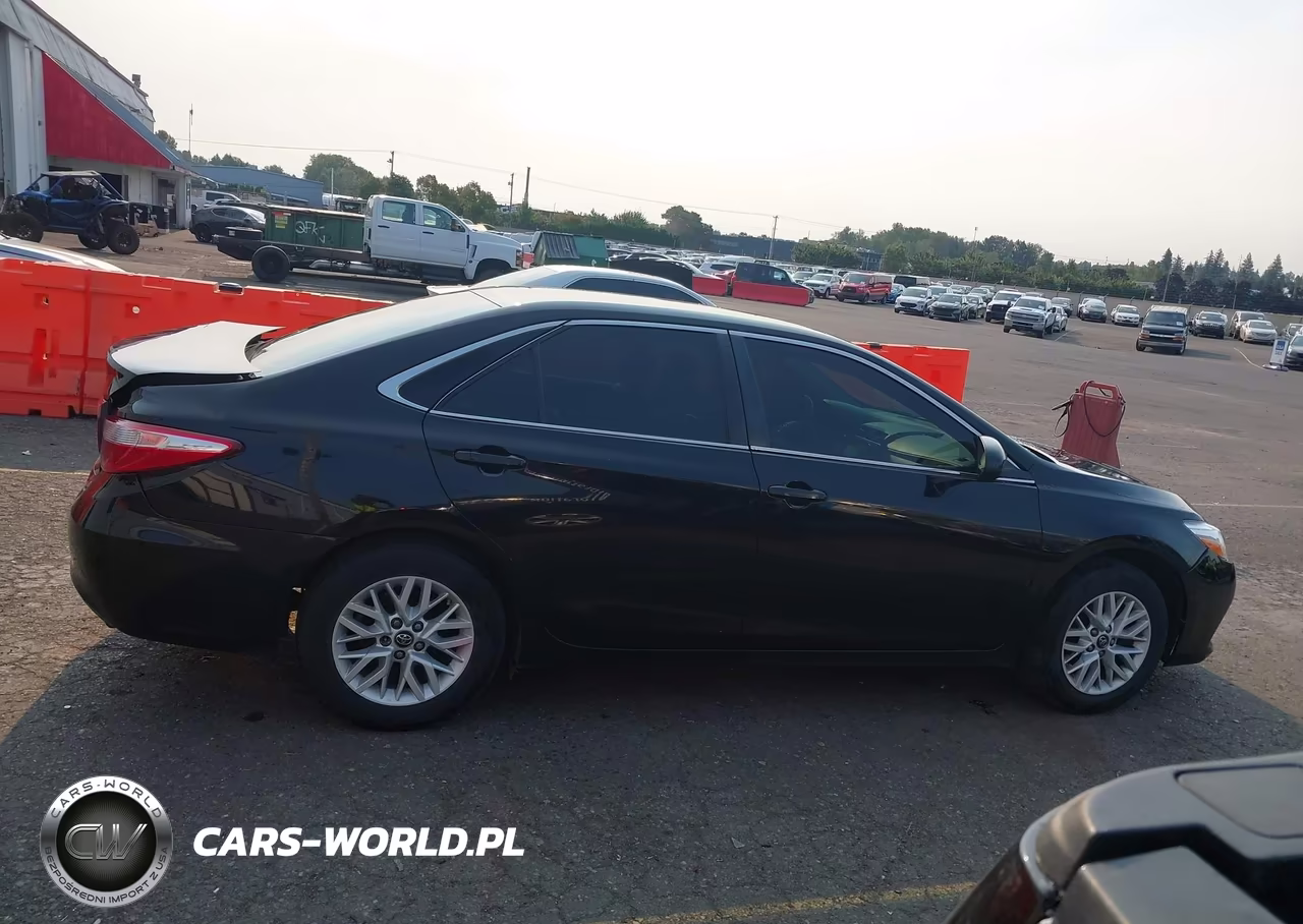 2016 Toyota Camry Le VIN:4T1BF1FK7GU197172 - 13