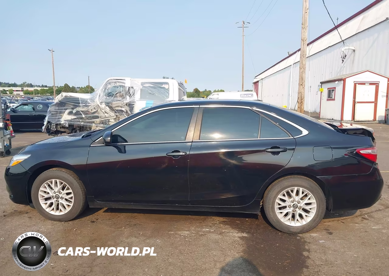 2016 Toyota Camry Le VIN:4T1BF1FK7GU197172 - 14