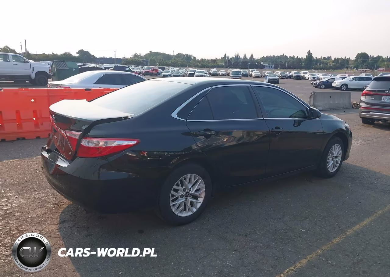2016 Toyota Camry Le VIN:4T1BF1FK7GU197172 - 4