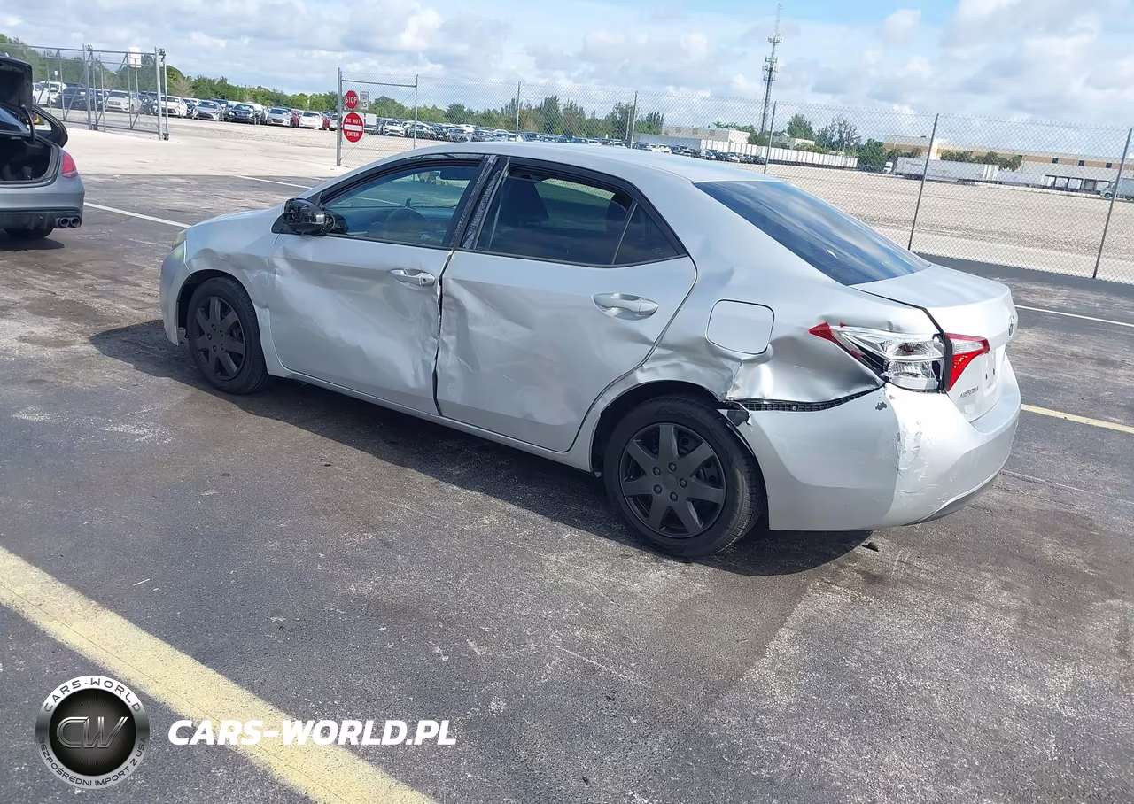 2015 Toyota Corolla Le VIN:2T1BURHE0FC480962 - 3